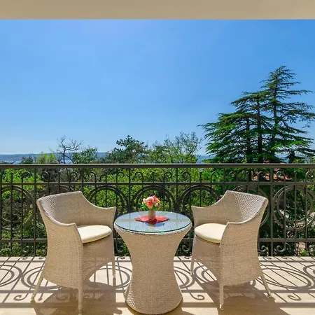 Emilia Guest house *
